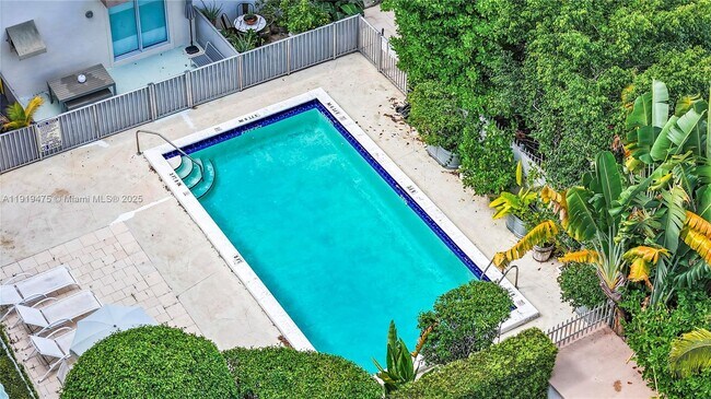 Building Photo - 651 NE 60th St