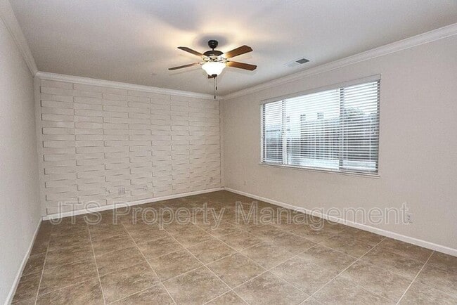 Building Photo - 9200 Rioja St