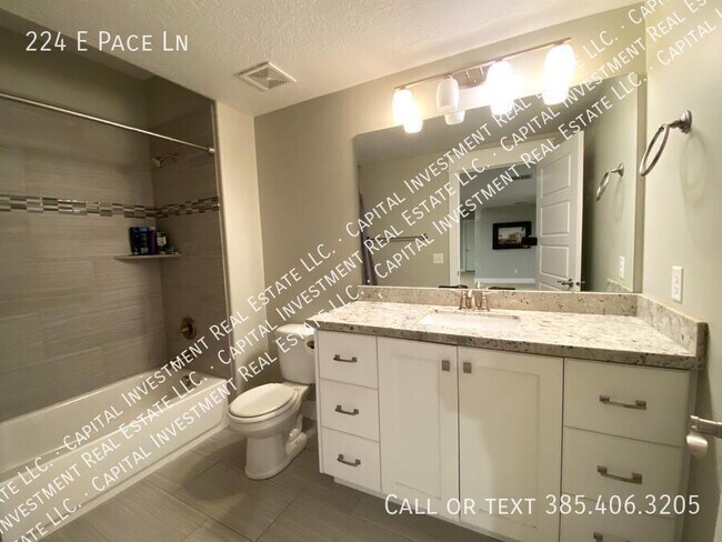 Building Photo - 224 E Pace Ln