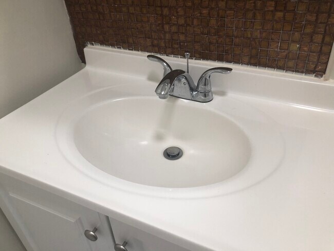 Building Photo - 7 Laidlaw Ave