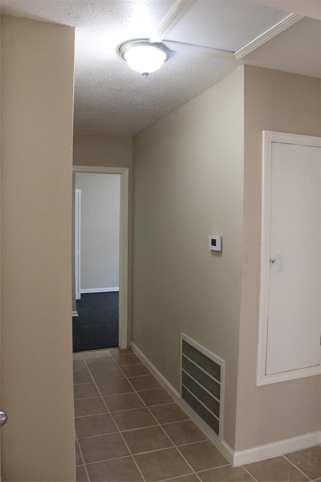 Building Photo - 7739 Greendowns St