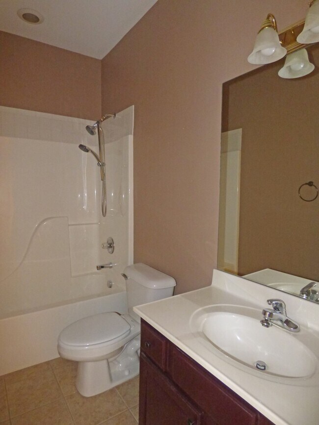 Building Photo - Beautiful 3 BR, 2 Bath Home, All Electric, Vaulted Ceilings, Walk-In Closets, Garage