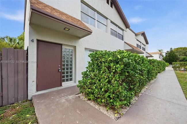 Building Photo - 3001 NW 5th Terrace