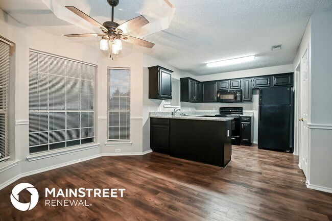 Building Photo - 1320 Greenfield Dr