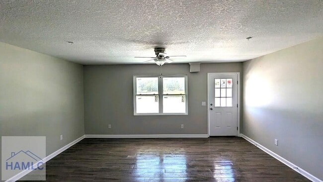 Building Photo - 1474 Kelly Dr