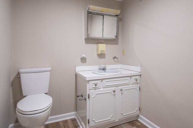 Building Photo - ONE YEAR LEASE WITH POSSIBLE LEASE PURCHAS...