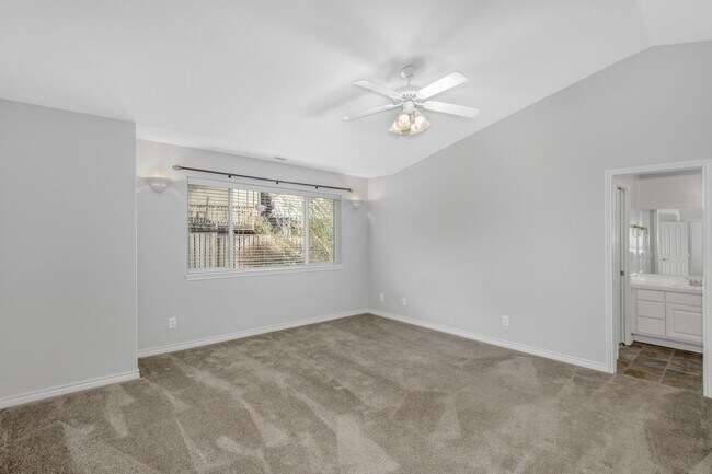 Building Photo - Discover Your Dream Home in Sterling Park!