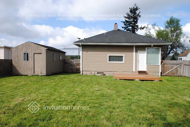 Building Photo - 732 5th Ave N