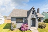 Building Photo - Perfect & Charming 3 bedroom Plus 1.75 Bath Craftsman Home in Tacoma!!