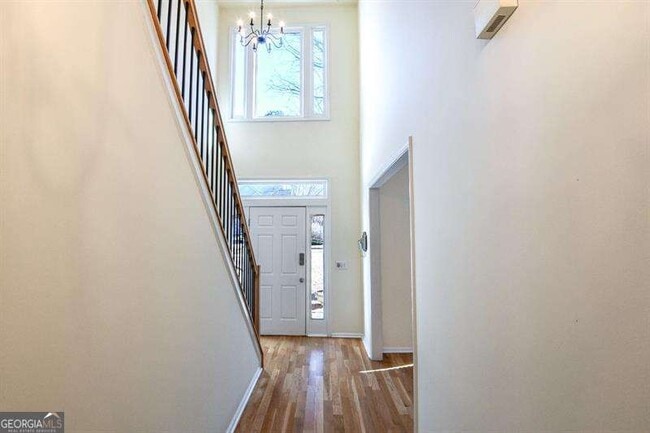 Building Photo - 1865 Oak Tree Hollow