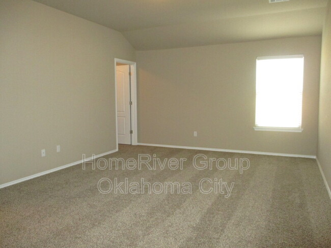 Building Photo - 8409 SW 49th Cir