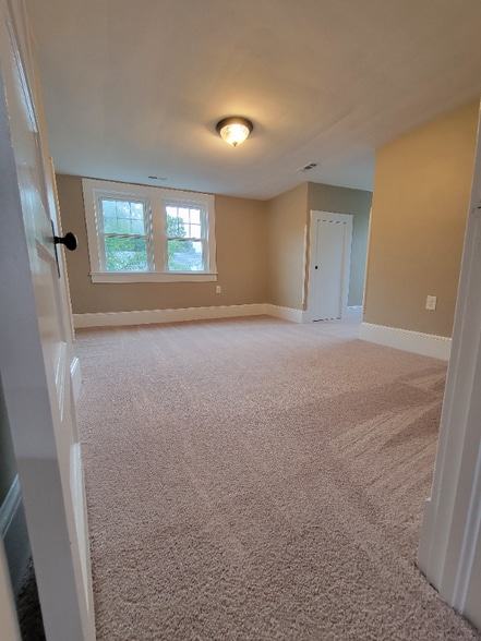 Building Photo - 1108 College Ave