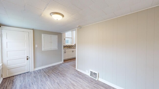 Building Photo - Brooklyn Centre Area - 3 Bedroom - Single ...