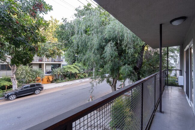 Building Photo - Fully remodeled 2BR/2BA Condo in prime West Hollywood!