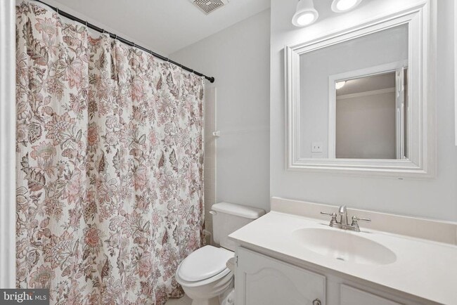 Building Photo - 2009 Gervais Dr