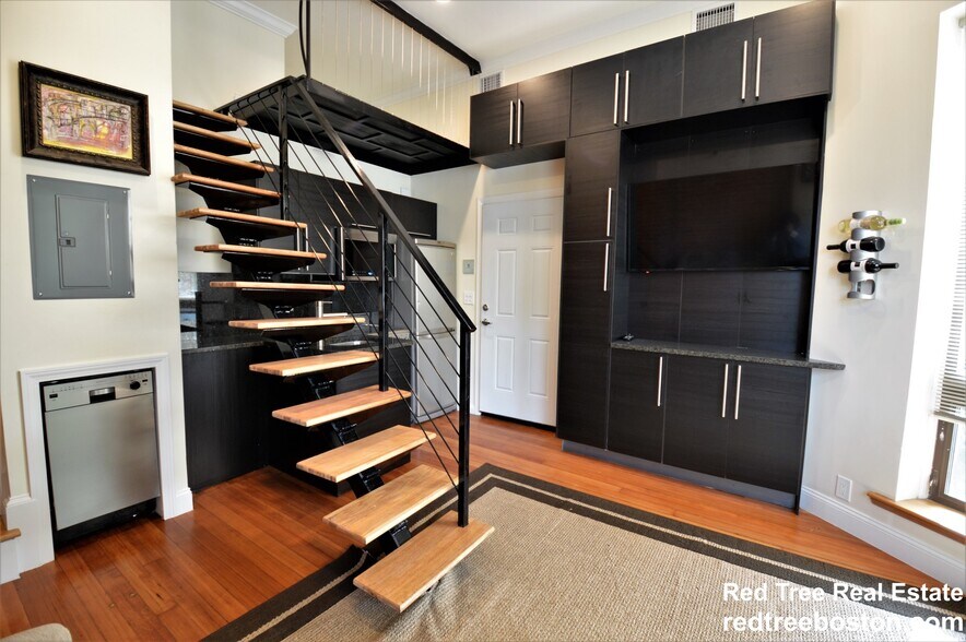 Building Photo - 1700 Beacon St