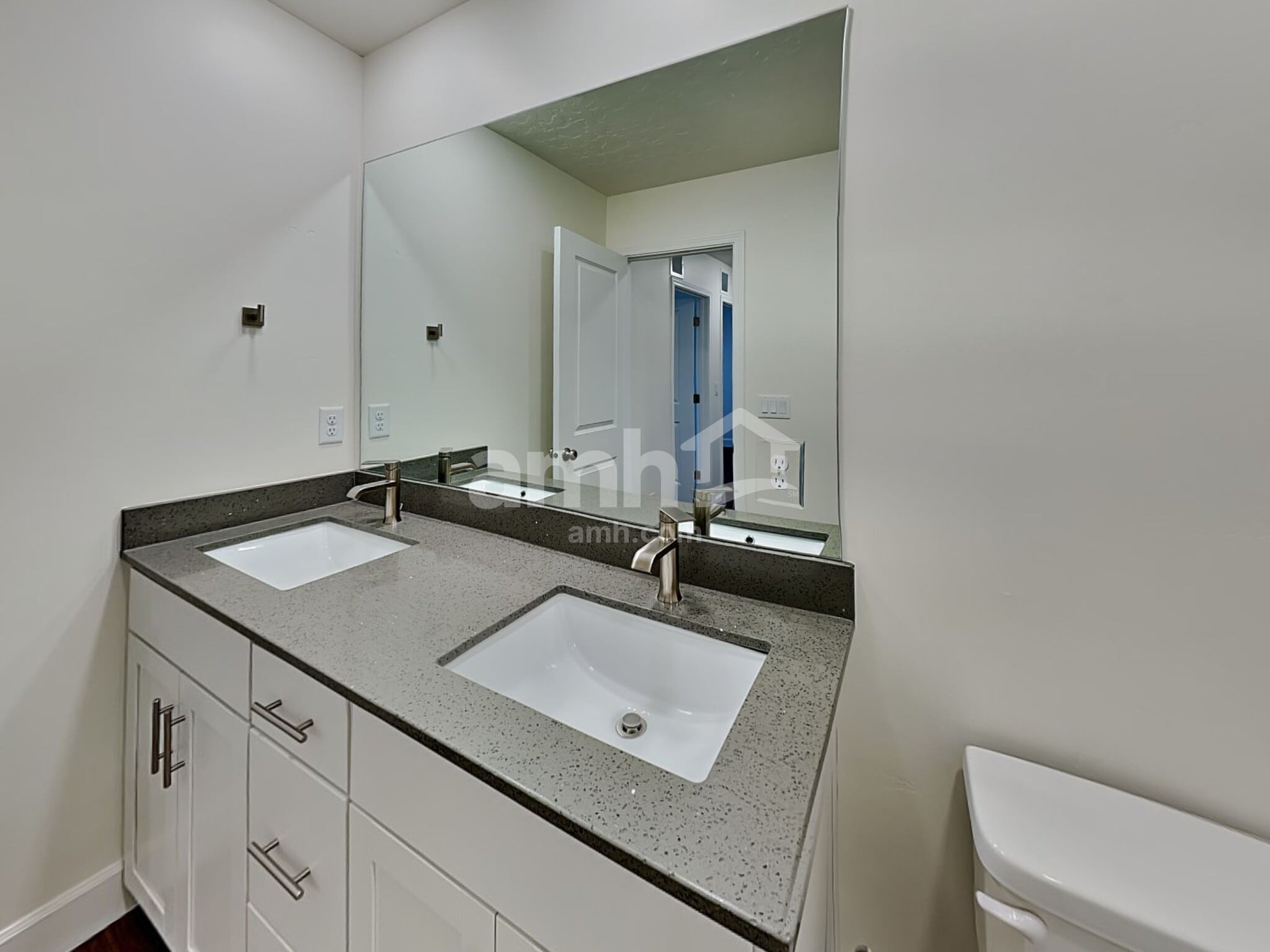 Building Photo - 6628 Old Forest Dr