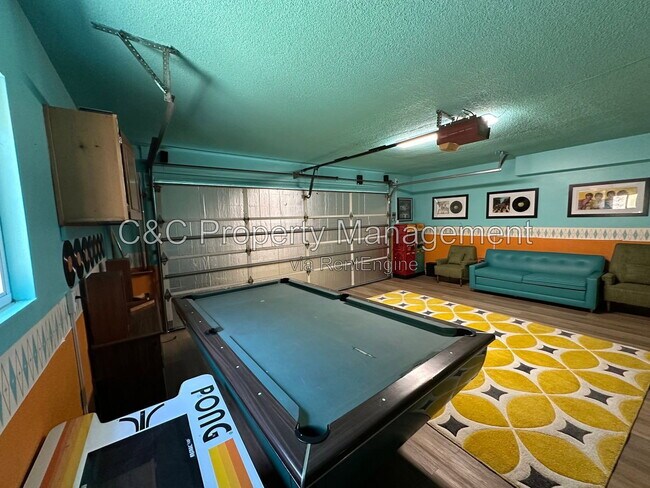 Building Photo - 425 Edgerton Dr