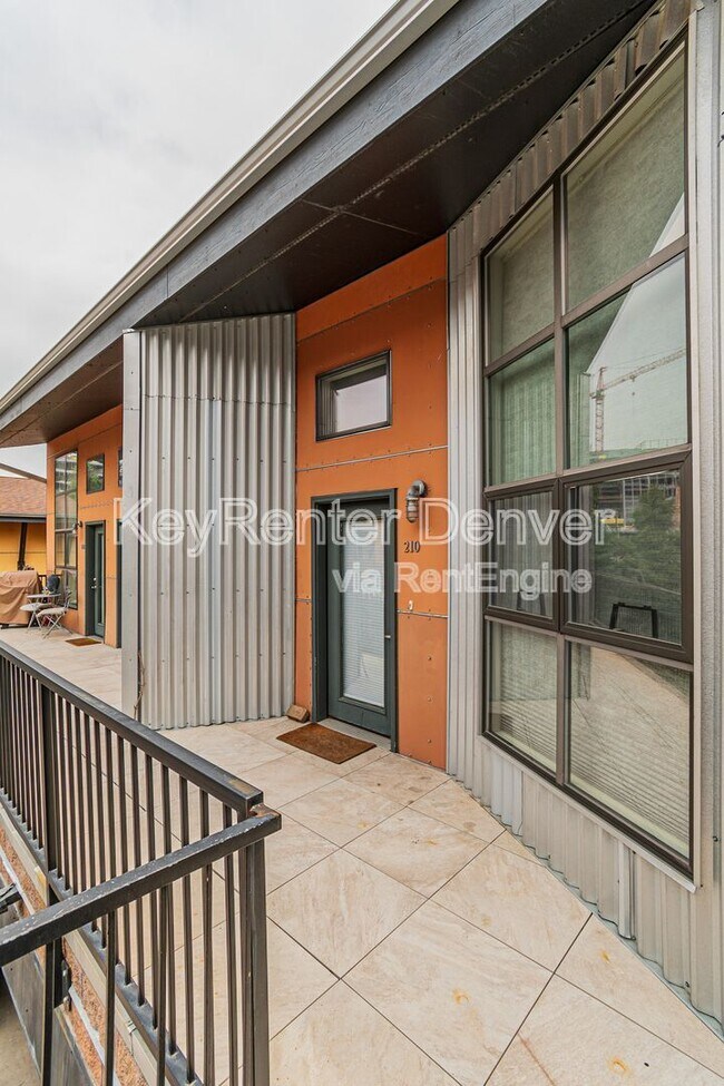 Building Photo - 3149 Blake St
