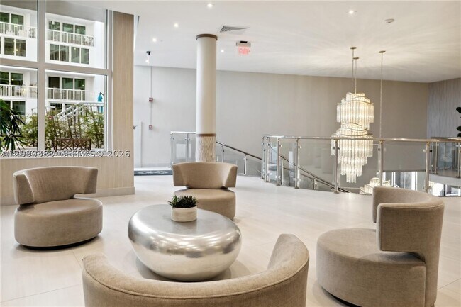 Building Photo - 5401 Collins Ave
