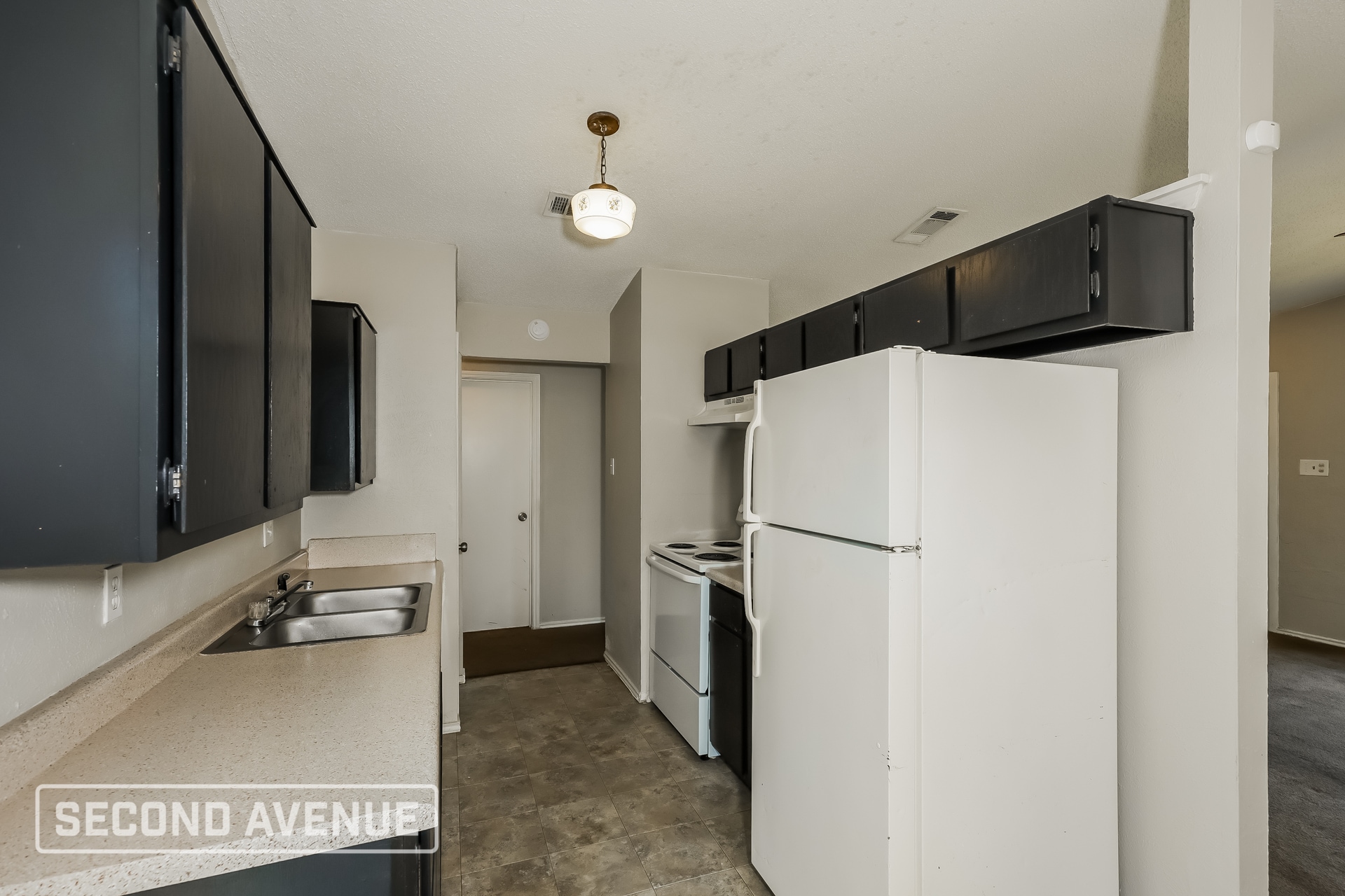 Building Photo - 1937 Red Cloud Dr