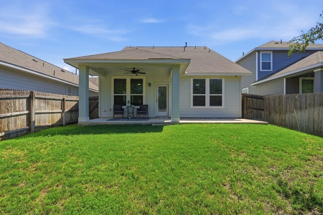 Building Photo - Modern 3BR Home with Main-Floor Primary!