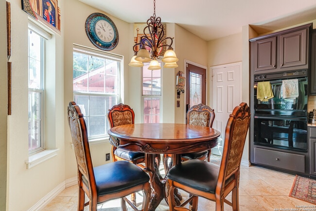 Building Photo - 4514 Shavano Hollow