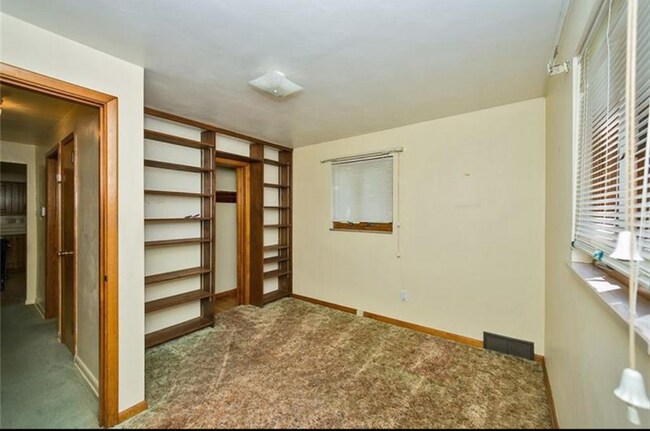 Building Photo - 5331 Old Logan Ferry Rd