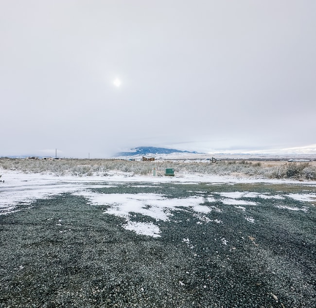 Building Photo - Newer Duplex for Rent Between Twin Bridges and Sheridan!