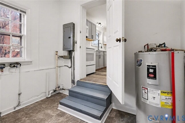 Building Photo - 1342 Evergreen Ave