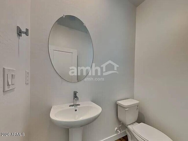 Building Photo - 4536 S 98th Ln