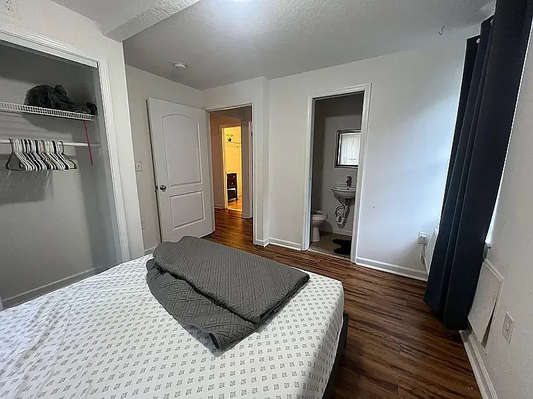 Building Photo - 702 Mitchell Dr