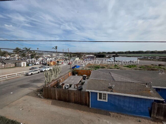 Building Photo - AVAILABLE NOW - 2 Bed/2 Bath Oceano Apartment with Nice Views
