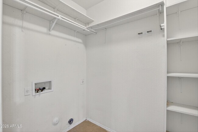 Building Photo - 1476 E Avenida Grande