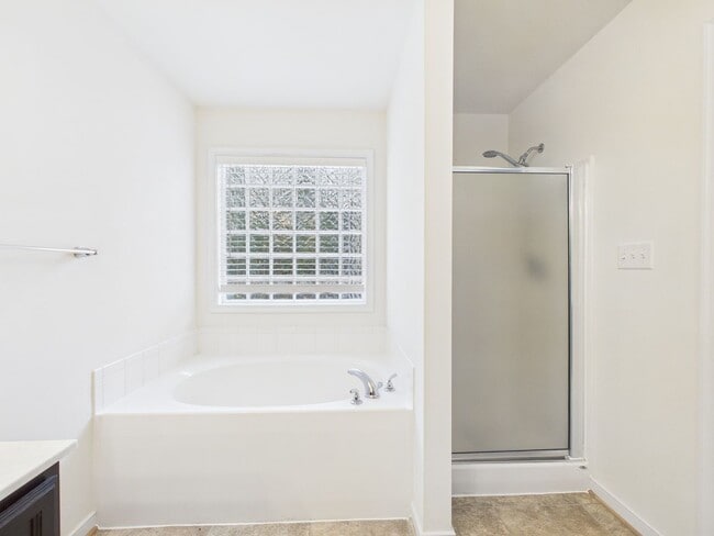 Building Photo - 3015 Chislet Dr