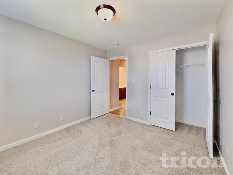 Building Photo - 1037 Dwight Eisenhower Way