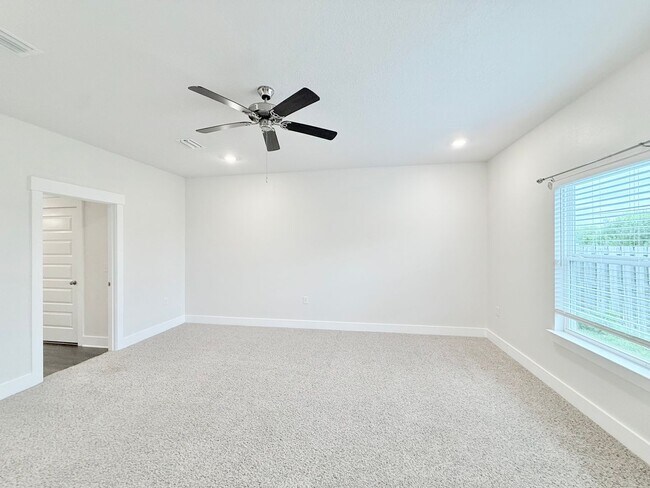Building Photo - 4-Bedroom Craftsman-Style Home