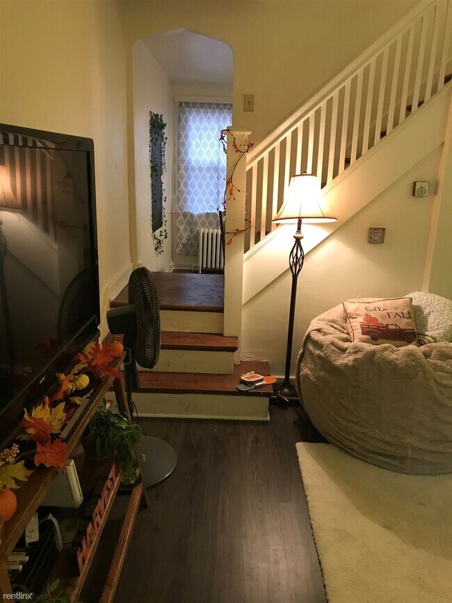 Building Photo - 3 br, 1 bath House - 200 Chesterfield Rd