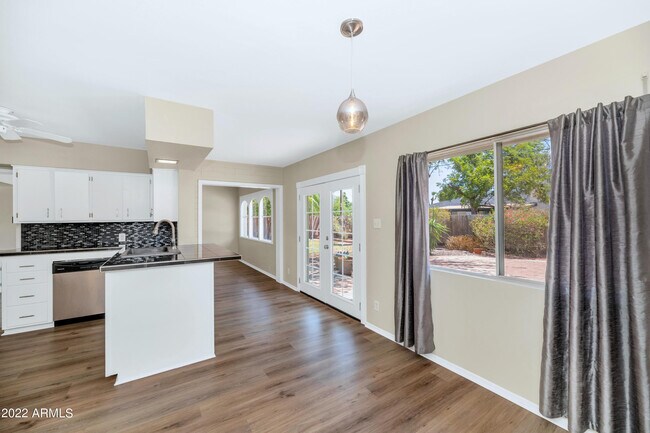 Building Photo - 2309 N 83rd Pl