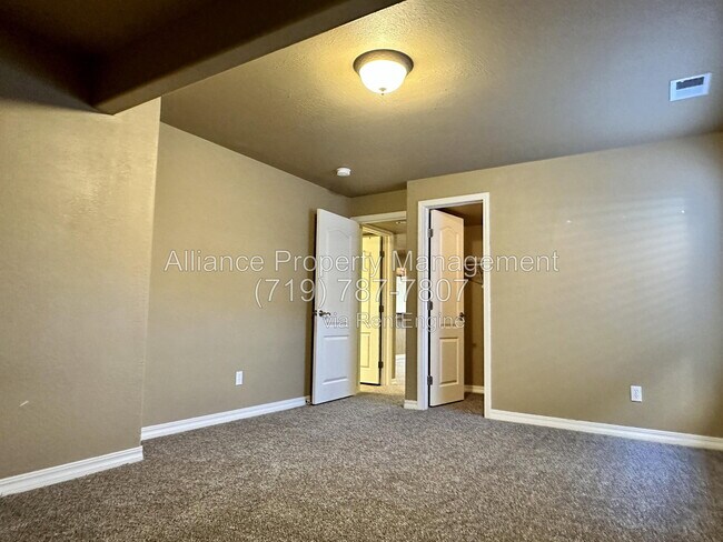 Building Photo - 2075 Bobcat Valley Ct