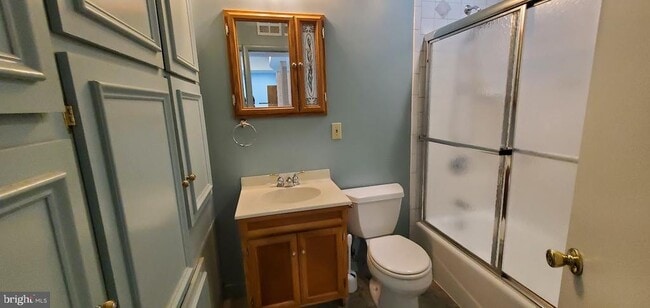 Building Photo - 6721 Springhouse Ln