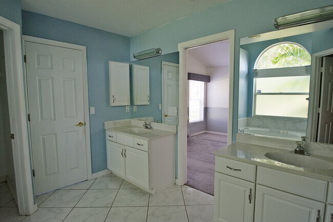 Building Photo - 9637 Lake Douglas Pl