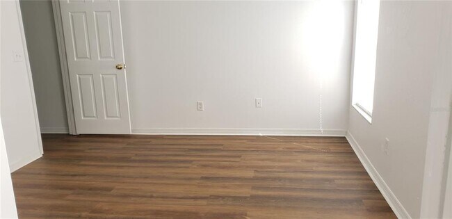 Building Photo - 6138 Olivedale Dr