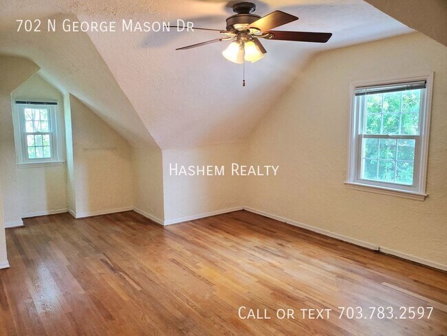 Building Photo - 702 N George Mason Dr
