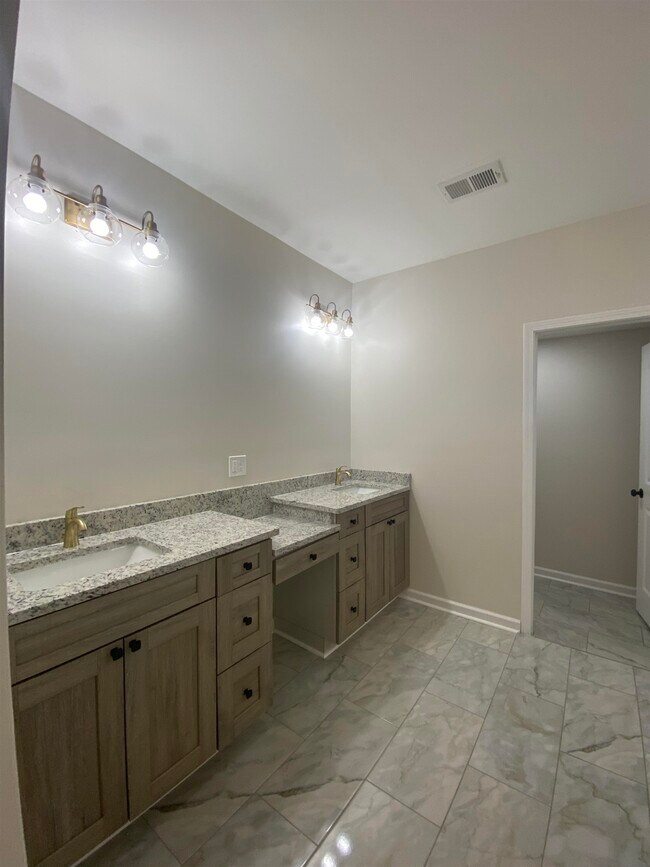 Building Photo - 797 N Merton St