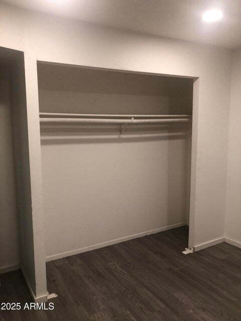 Building Photo - 2 Story Townhouse,  3 Bedroom, 1 Bathroom,...