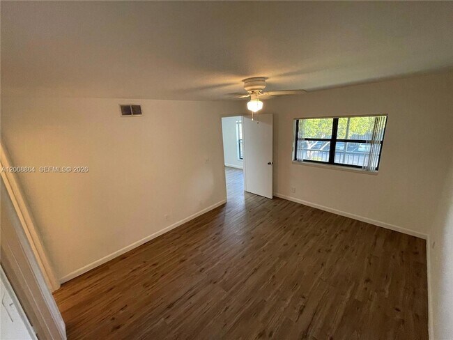 Building Photo - 8739 NW 39th St