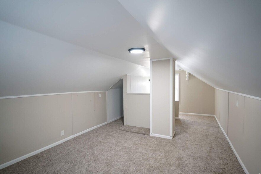 Building Photo - Fully Renovated 3-Bedroom Home – Move-In Ready for You!