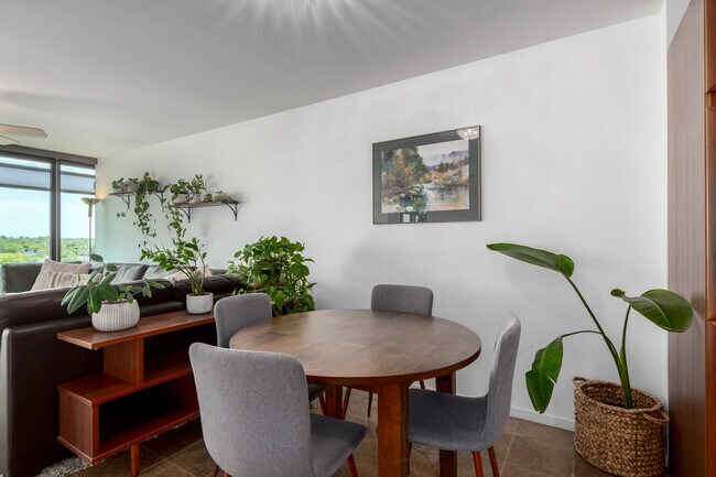 Building Photo - 4808 N 24th St