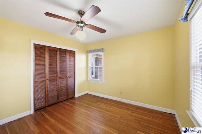 Building Photo - 2218 N Douglas St